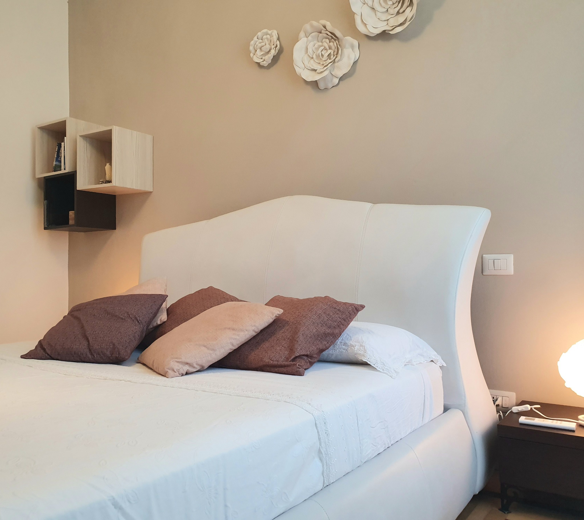 Double bed and bedside area